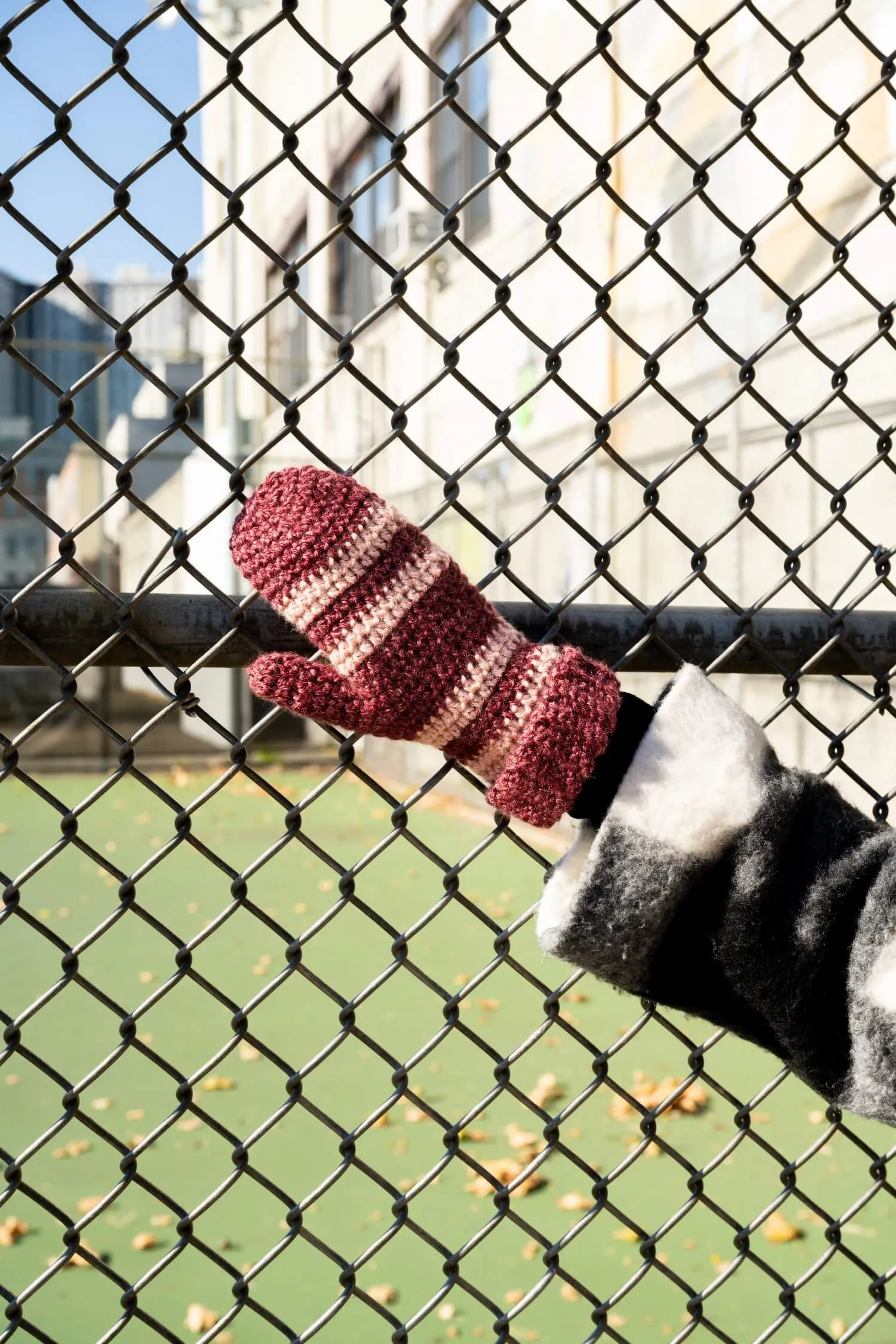 2-Color Mittens (Crochet)