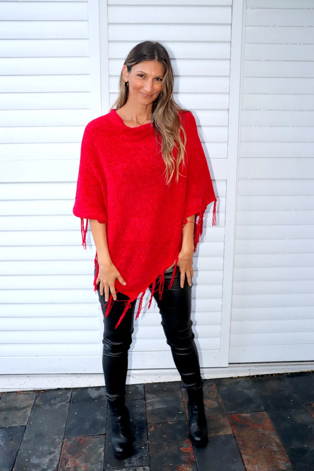 Heartland Poncho In Cherry Red