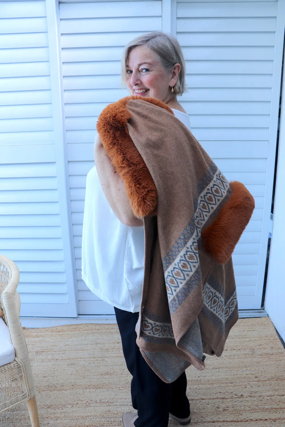 Valle Nevado Luxe Faux Fur Coat in Caramel